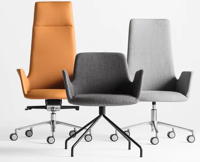sillón giratorio de dirección de respaldo alto con brazos.